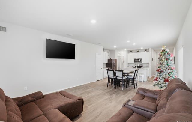 3-bedroom rental at 3408 McCrae in San Antonio, TX — photo 4