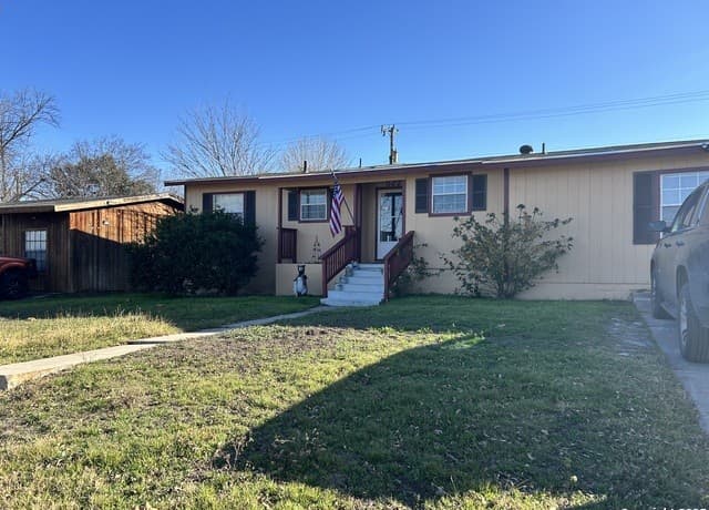 3-bedroom rental at 2911 Dall in San Antonio, TX — photo 1