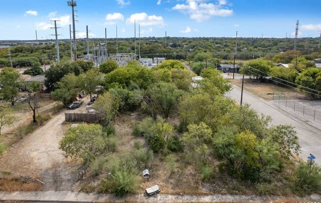 rental at 606 Jenull Ave in San Antonio, TX — photo 3