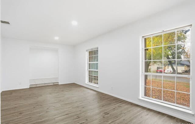 3-bedroom rental at 9314 Shining Star in San Antonio, TX — photo 3