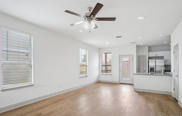 rental at 12349 Montgomery Forest in San Antonio, TX — photo 3