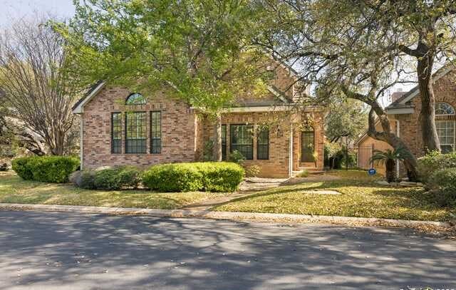 3-bedroom rental at 17 Burnham Gln in San Antonio, TX — photo 1
