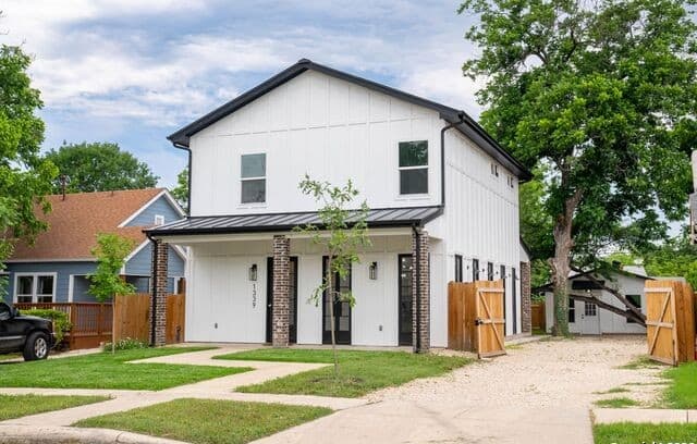 3-bedroom rental at 1339 Schley in San Antonio, TX — photo 2