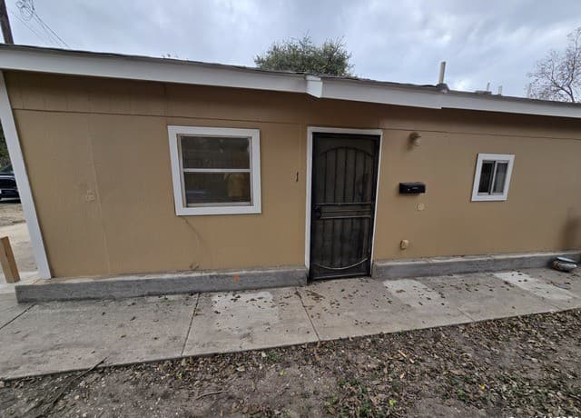 rental at 113 Cox in San Antonio, TX — photo 4