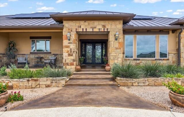 3-bedroom rental at 742 Pacific in Spring Branch, TX — photo 3