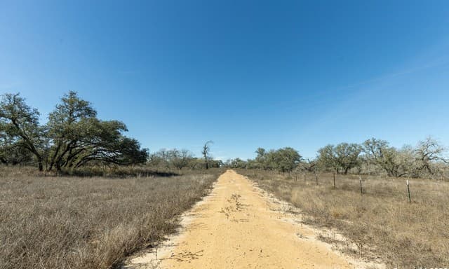 rental at 2743 & 2739 Cr 770 in Natalia, TX — photo 5