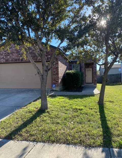 3-bedroom rental at 4426 Wrangler Run in San Antonio, TX — photo 1
