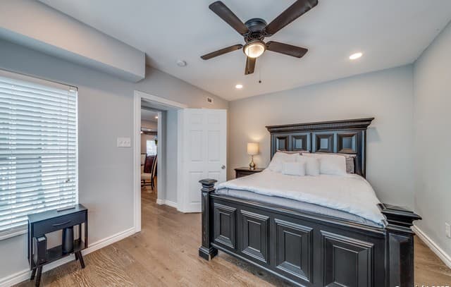4-bedroom rental at 811 W Kings in San Antonio, TX — photo 5