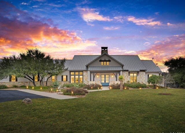 3-bedroom rental at 2939 Palomino Springs in Bandera, TX — photo 1