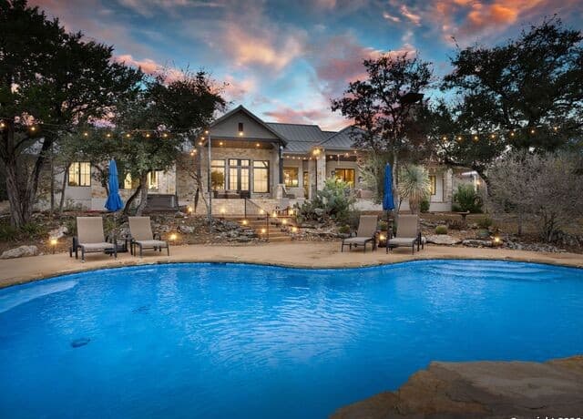 3-bedroom rental at 2939 Palomino Springs in Bandera, TX — photo 4