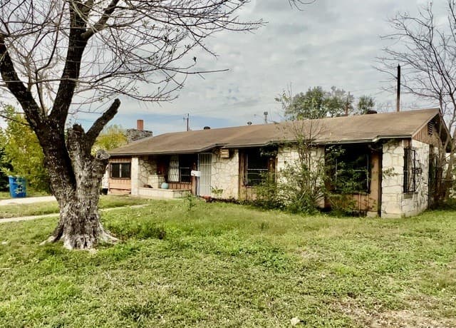 3-bedroom rental at 4939 Mary Diane in San Antonio, TX — photo 3