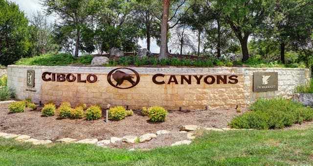 4-bedroom rental at 140 Krueger Way in Cibolo, TX — photo 4