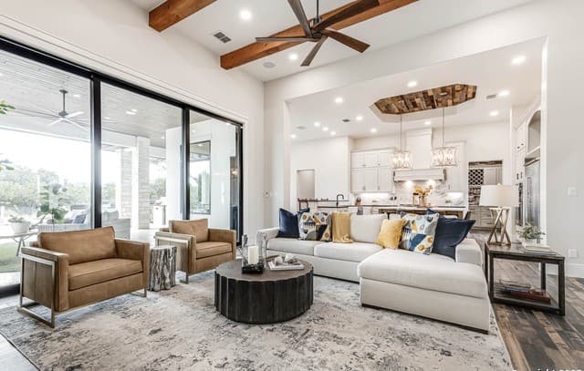 4-bedroom rental at 129 E Evergreen in Boerne, TX — photo 5