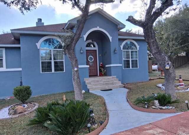 4-bedroom rental at 7061 Devonshire in Spring Branch, TX — photo 4