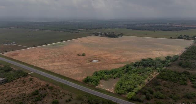 rental at TBD State Hwy 97 West in Floresville, TX — photo 3