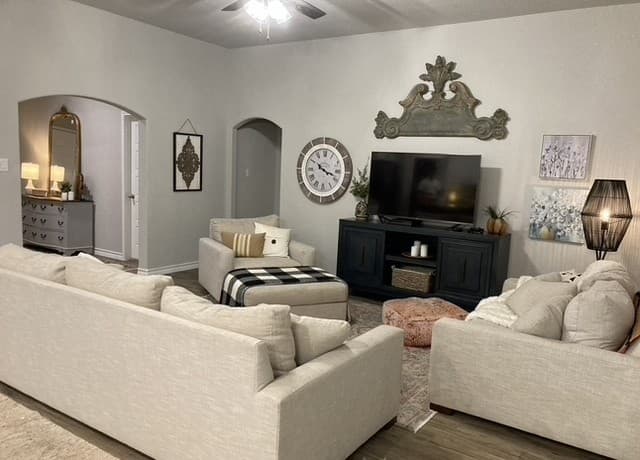 4-bedroom rental at 128 Frank Jones in Blanco, TX — photo 4