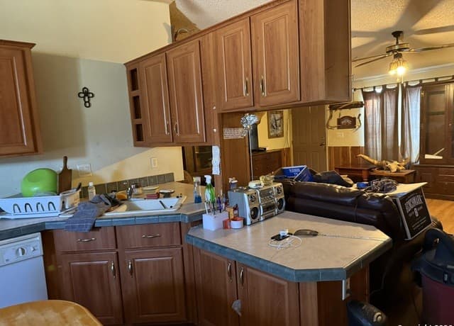 3-bedroom rental at 632 Academy B in Blanco, TX — photo 5