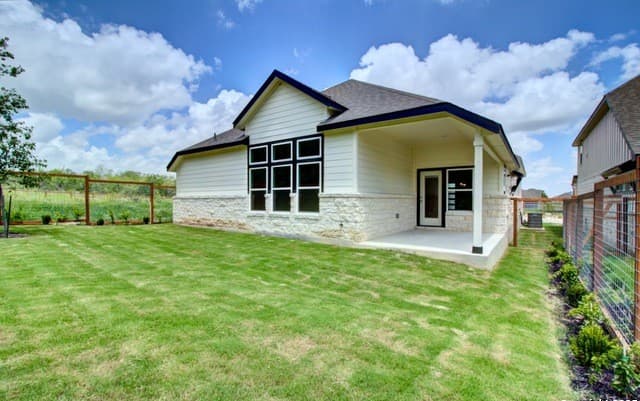 4-bedroom rental at 12205 Moon Pool in Schertz, TX — photo 3