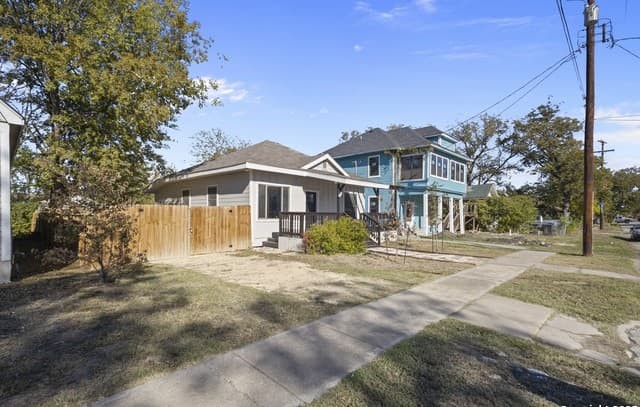 3-bedroom rental at 131 Chicago in San Antonio, TX — photo 4