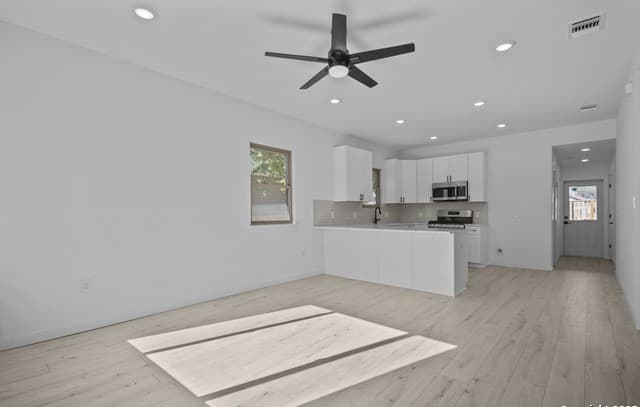 3-bedroom rental at 131 Chicago in San Antonio, TX — photo 5