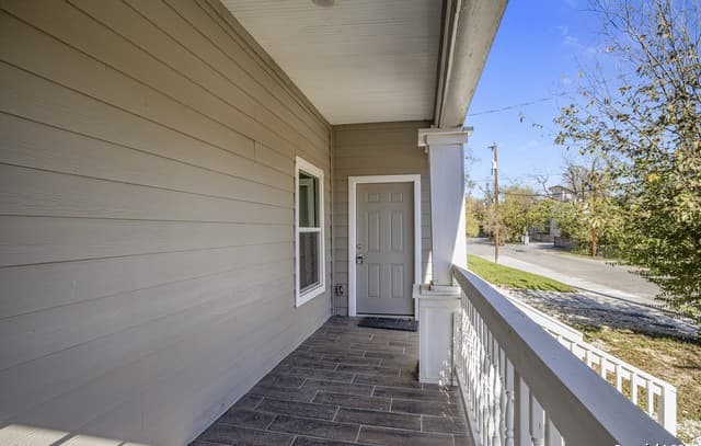 3-bedroom rental at 117 Magendie in San Antonio, TX — photo 4