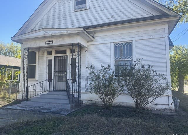 Home for sale at 2424 Buena Vista in San Antonio, TX — photo 2
