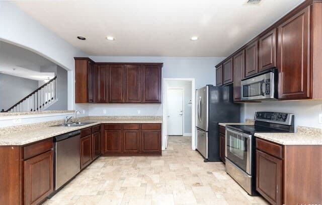 4-bedroom rental at 1206 Pinnacle falls in San Antonio, TX — photo 4