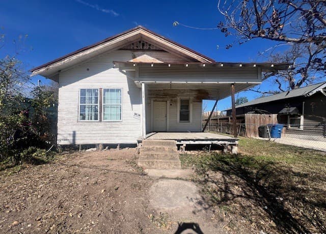 3-bedroom rental at 115 Glorietta in San Antonio, TX — photo 4