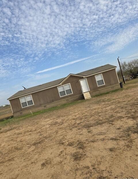 3-bedroom rental at 132 S Price in Poteet, TX — photo 1