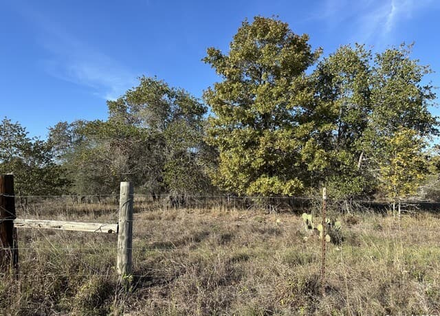 rental at TRACT 4 1580 Hickory Lane in San Antonio, TX — photo 3