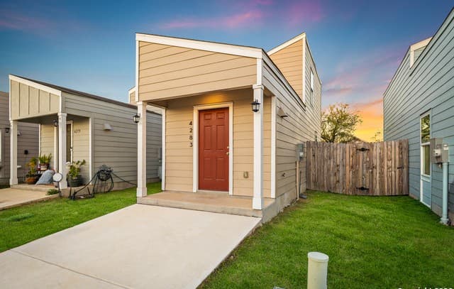 1-bedroom rental at 4283 Thalweg in San Antonio, TX — photo 2