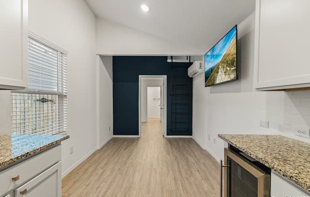 1-bedroom rental at 4283 Thalweg in San Antonio, TX — photo 5