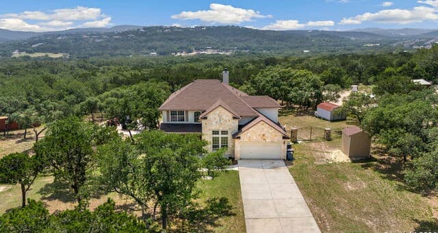 4-bedroom rental at 17132 Bandera Rd in Helotes, TX — photo 2