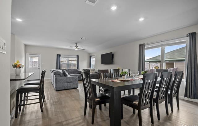 4-bedroom rental at 6651 Beehive in San Antonio, TX — photo 5