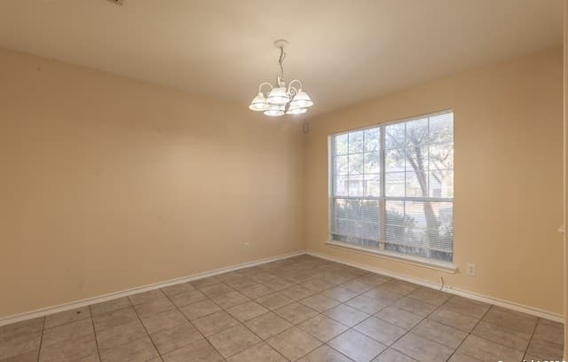 3-bedroom rental at 635 Lynx in San Antonio, TX — photo 2
