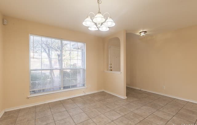 3-bedroom rental at 635 Lynx in San Antonio, TX — photo 3