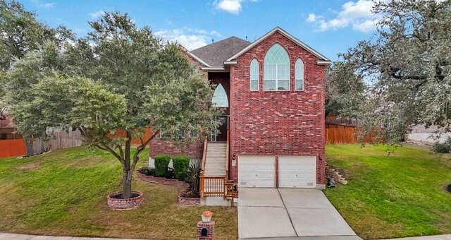 5-bedroom rental at 10119 Ramblin River in San Antonio, TX — photo 1