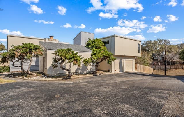 3-bedroom rental at 519 Millwood in San Antonio, TX — photo 4