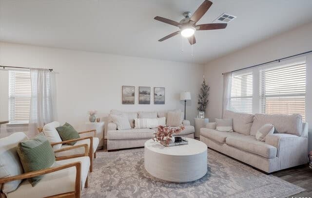 4-bedroom rental at 10227 Amaryllis in Boerne, TX — photo 3