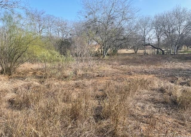 rental at 606 Cedar in Jourdanton, TX — photo 1