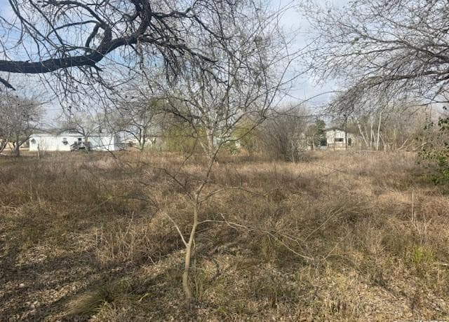 rental at 606 Cedar in Jourdanton, TX — photo 5