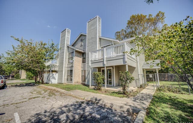 rental at 7528 Windsor Oaks in San Antonio, TX — photo 1