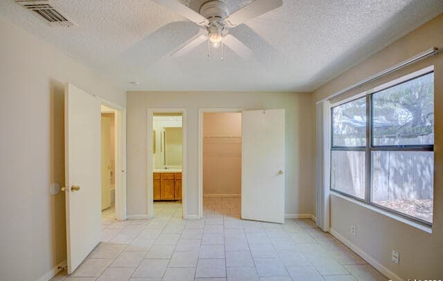 rental at 7528 Windsor Oaks in San Antonio, TX — photo 3