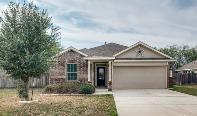 3-bedroom rental at 10307 Owl Woods in Schertz, TX — photo 1