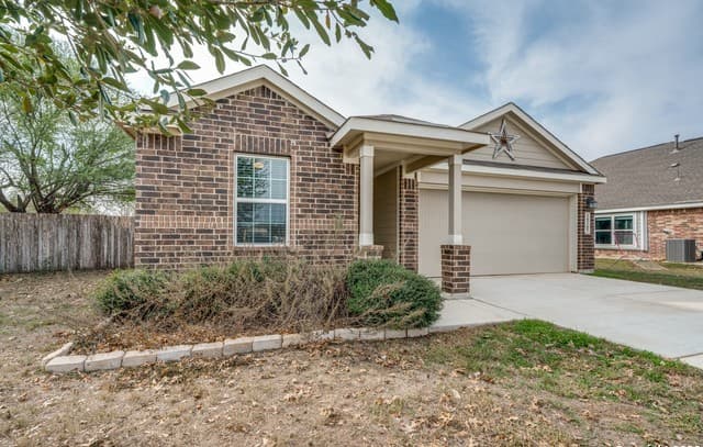 3-bedroom rental at 10307 Owl Woods in Schertz, TX — photo 3