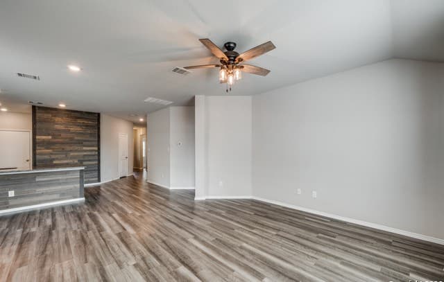 3-bedroom rental at 10307 Owl Woods in Schertz, TX — photo 4