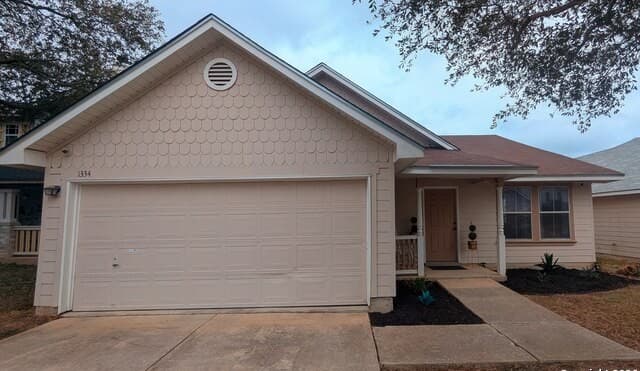 3-bedroom rental at 1334 Sunbend in San Antonio, TX — photo 1