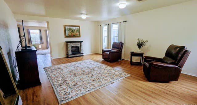 3-bedroom rental at 1334 Sunbend in San Antonio, TX — photo 3