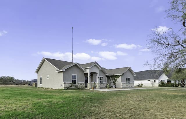 Home for sale at 105 Hidden Haven in Floresville, TX — photo 5