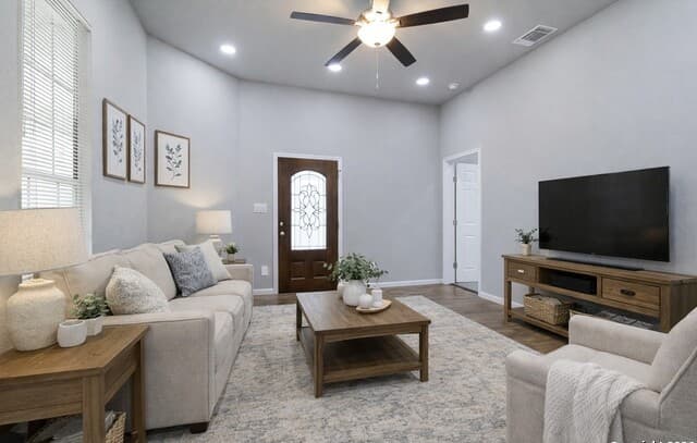 3-bedroom rental at 334 Whittier in San Antonio, TX — photo 3